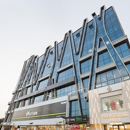 Collection O Hotel Alice Ahmedabad Extérieur photo