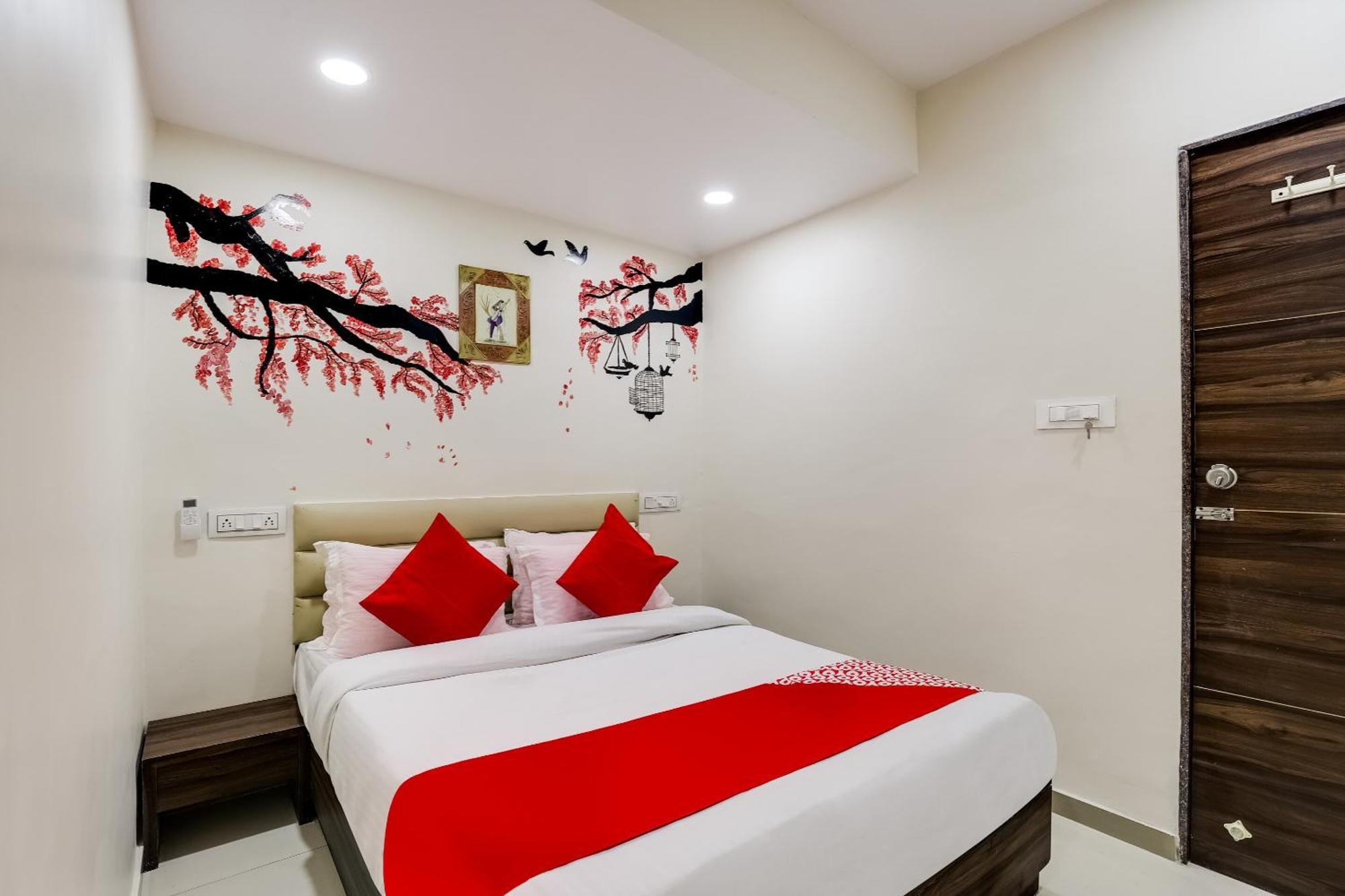 Collection O Hotel Alice Ahmedabad Extérieur photo