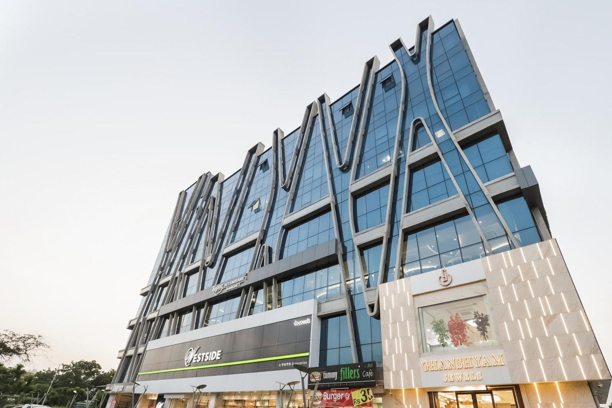 Collection O Hotel Alice Ahmedabad Extérieur photo