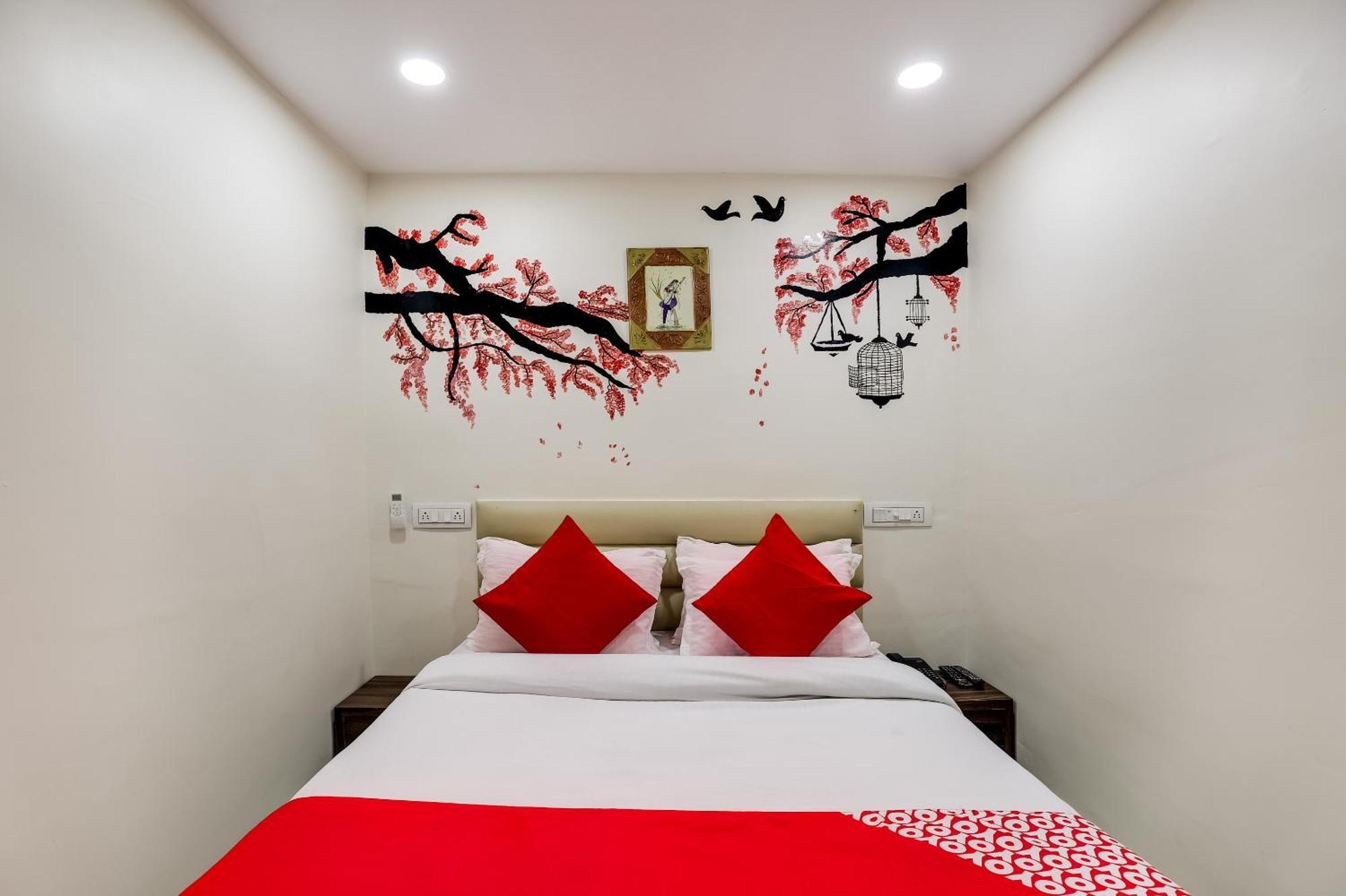 Collection O Hotel Alice Ahmedabad Extérieur photo